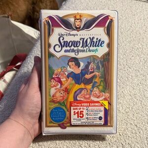 Walt Disney's Snow White and the Seven Dwarfs VHS